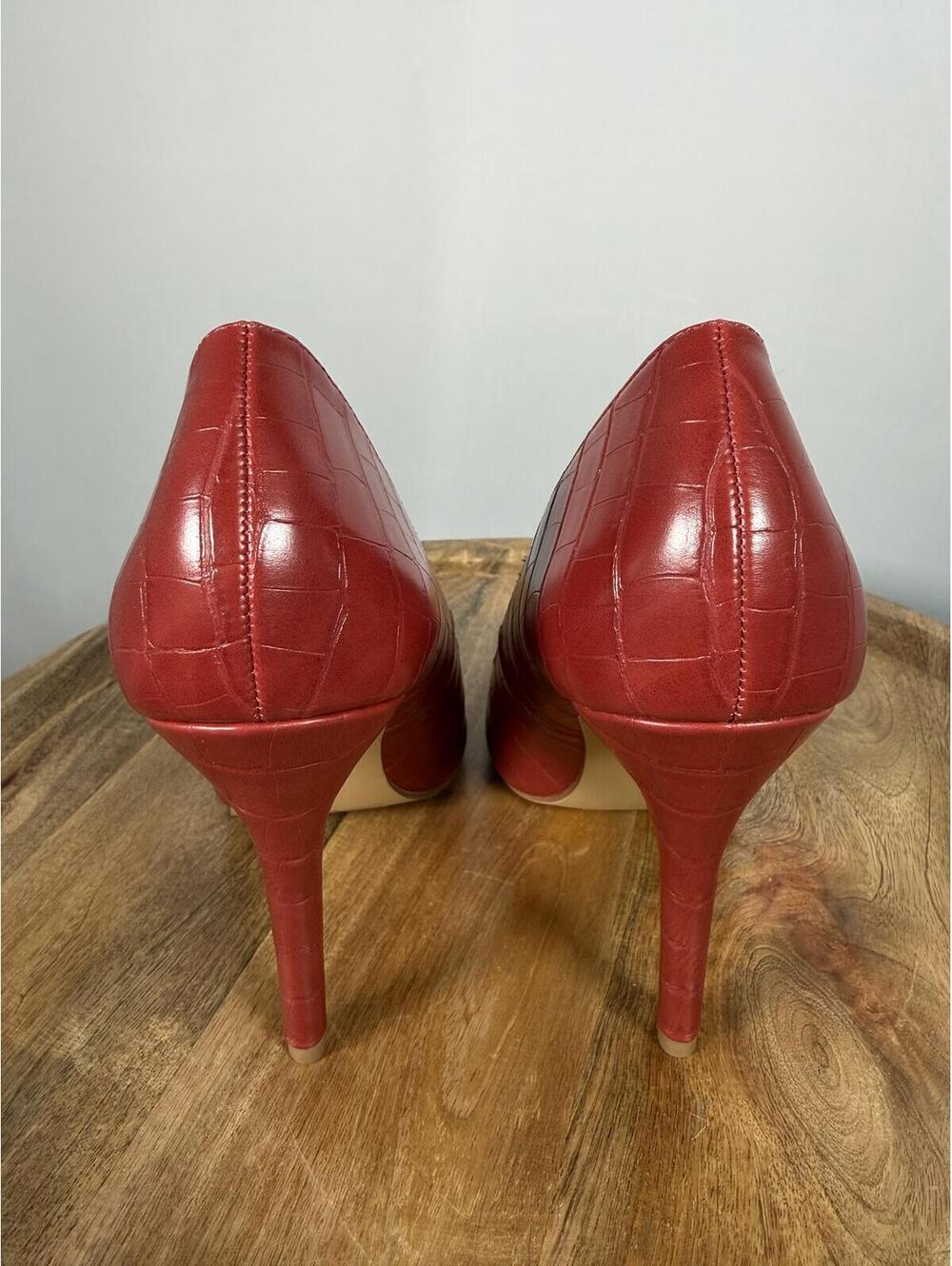French Connection Red Croc Embossed Pointed Toe Heels Size 8 NWB - Picture 3 of 9